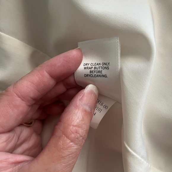 Banana Republic size 8 women’s blazer cream color.  Good used condition. - Picture 8 of 8